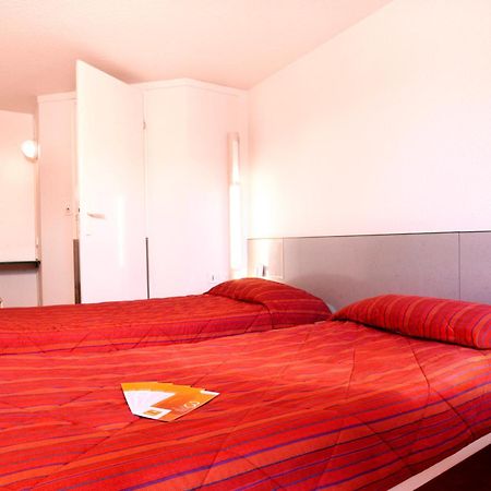 Premiere Classe Évreux Pokój zdjęcie A typical room at a Campanile hotel